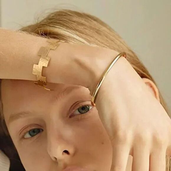Stunning New Gold Bar Bracelet Simple Delicate Cuff Bangle Bracelet 18K Handmade - Picture 4 of 7